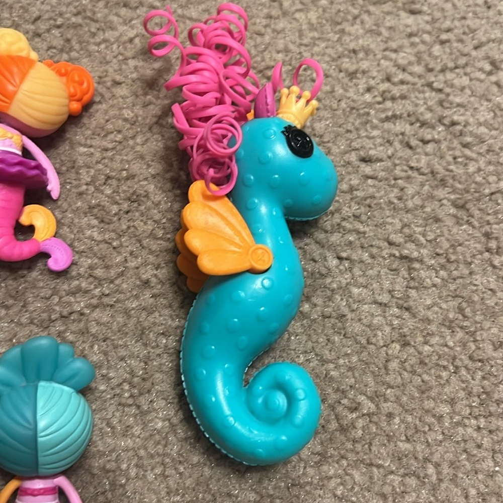 Lala Loopsy Sea horse figurine and mermaid set. - Picture 10 of 10